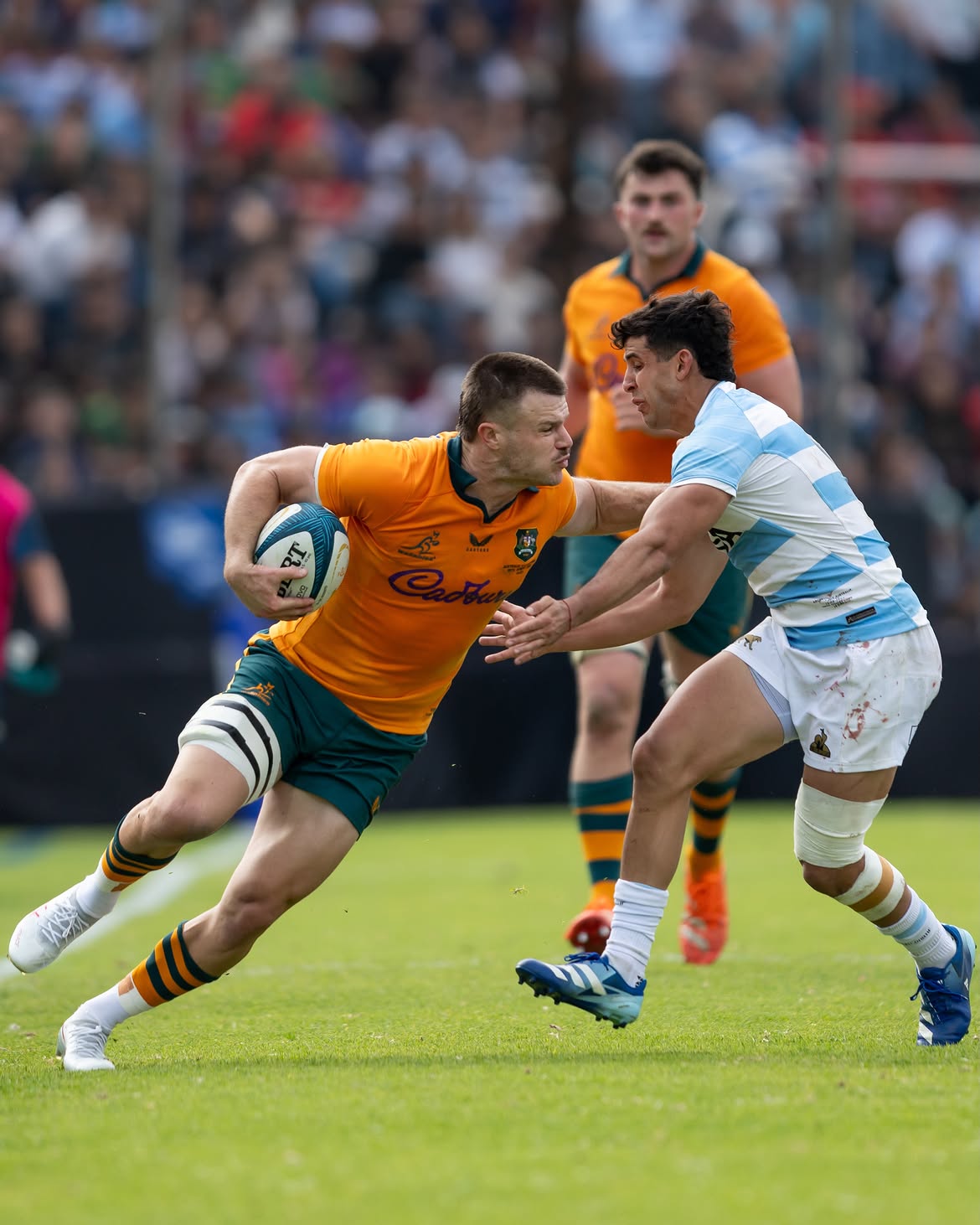 Tackle en un partido internacional de rugby